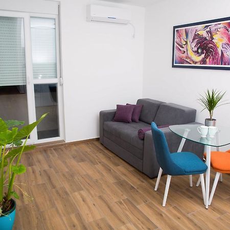 Apartment Koral Ruma Exteriör bild