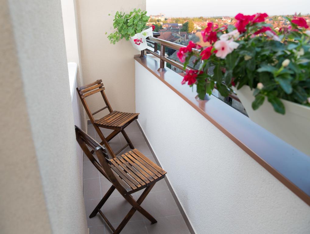 Apartment Koral Ruma Exteriör bild
